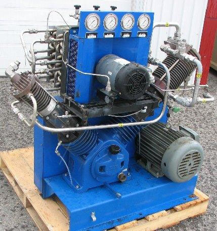 Газовый компрессор 2V2